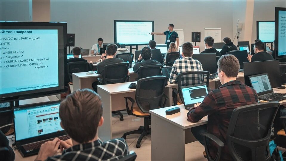 Лекция по безопасности веб-приложений для студентов университета «Сириус»